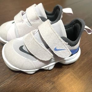Infant Nikes Size 4c - Lavender
